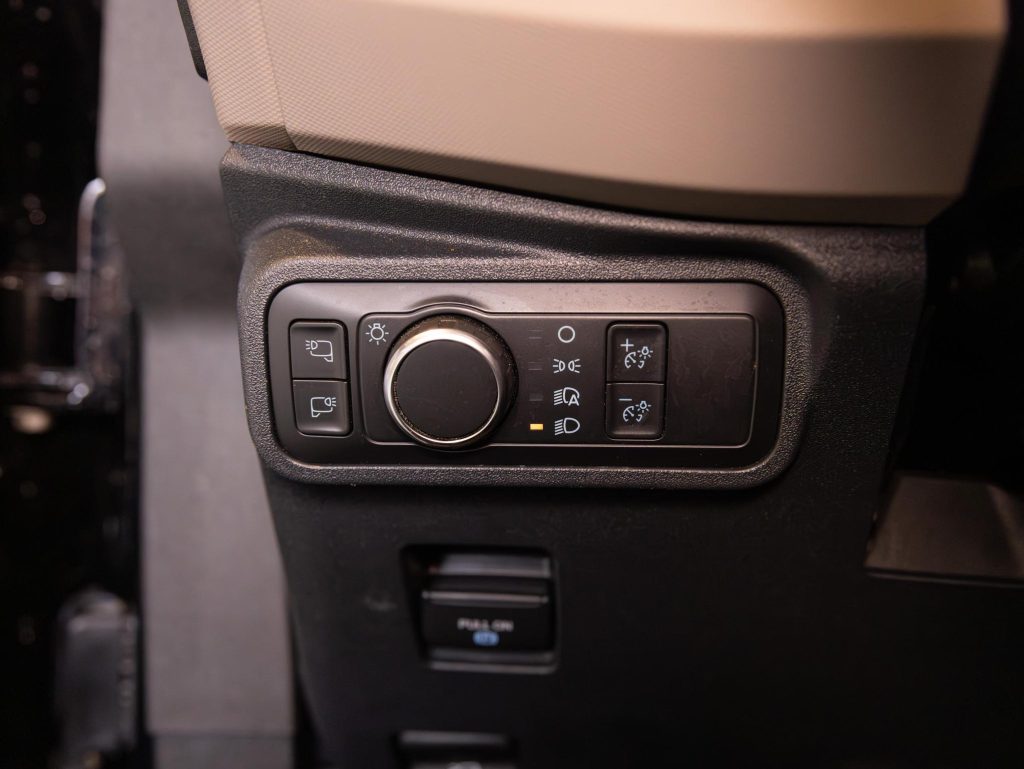 Vehicle headlight and fog light control switch. - Monarch Showroom